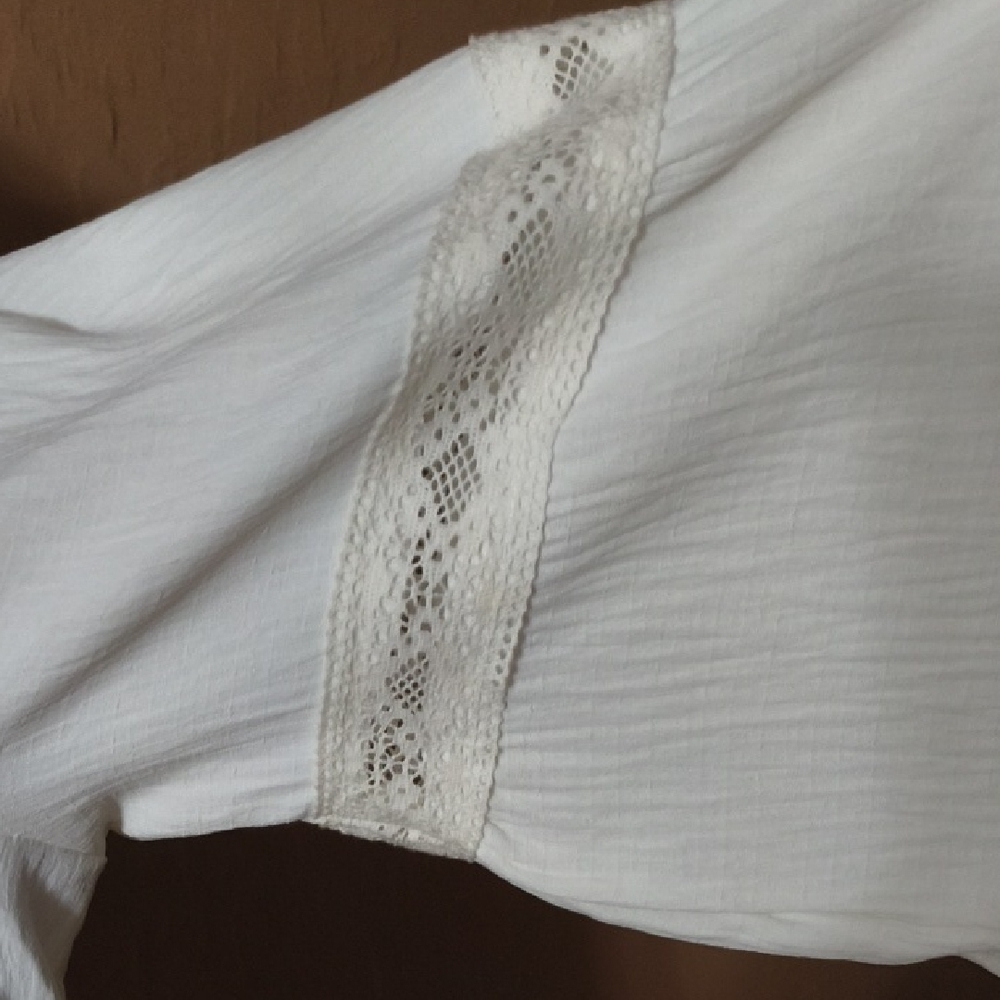Grace Karin Off White Button Down Blouse with Lace Detail Bell Sleeves Size 2X - Picture 5 of 7